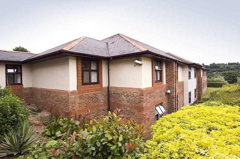 Premier Inn High Wycombe/Beaconsfield Экстерьер фото