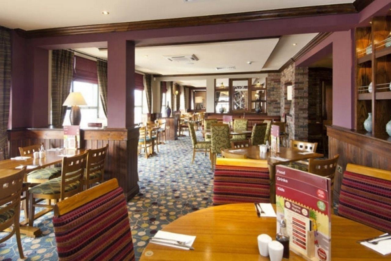 Premier Inn High Wycombe/Beaconsfield Экстерьер фото