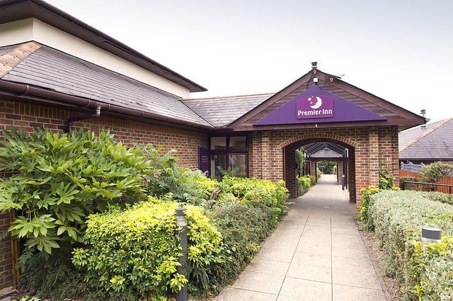Premier Inn High Wycombe/Beaconsfield Экстерьер фото