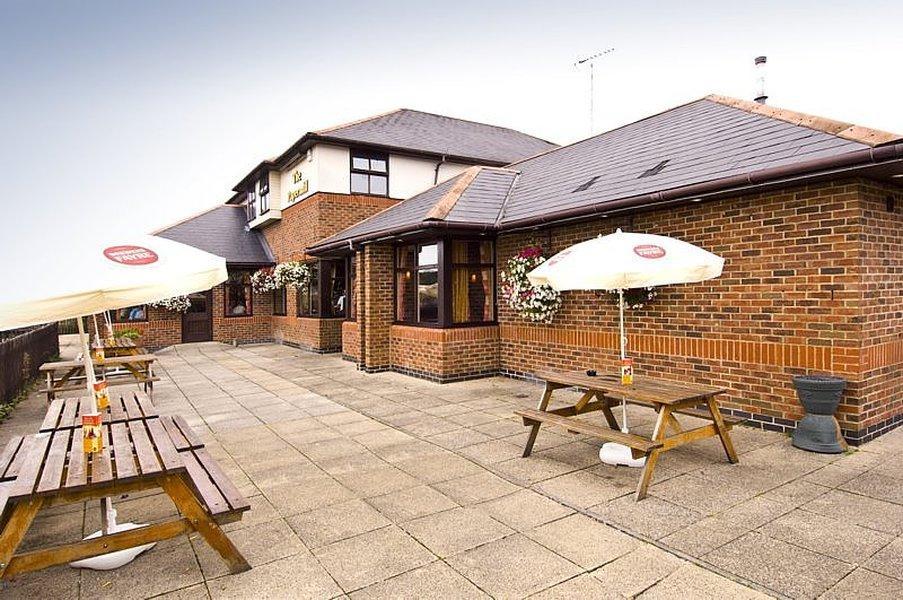 Premier Inn High Wycombe/Beaconsfield Экстерьер фото